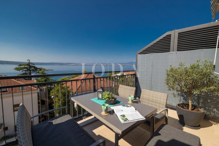 Crni mol apartman 50m od mora | Adriatic Real