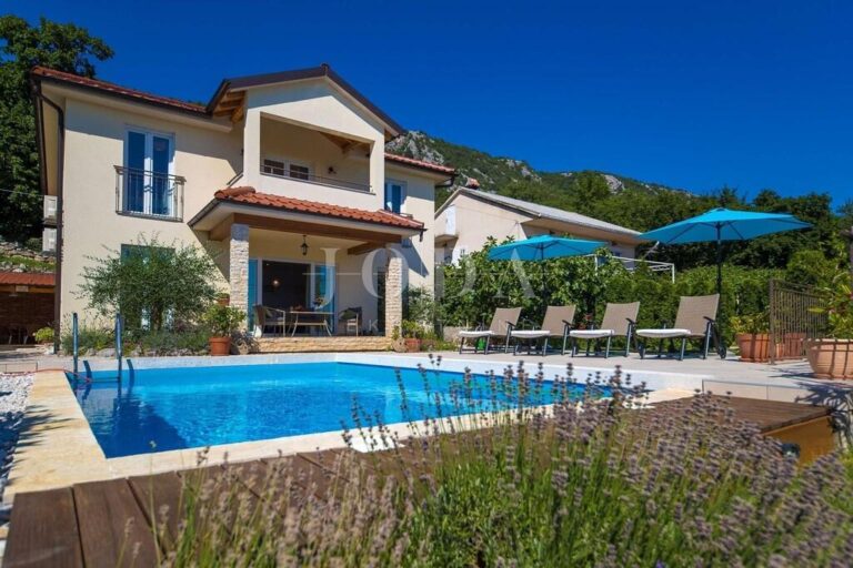 Bribir obiteljska kuća sa pogledom na more | Adriatic Real