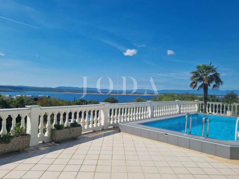 kuća sa bazenom i lijepim pogledom | Adriatic Real