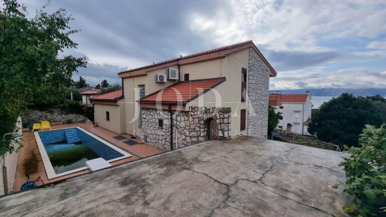 Novi Vinodolski kuća 100 m od mora | Adriatic Real