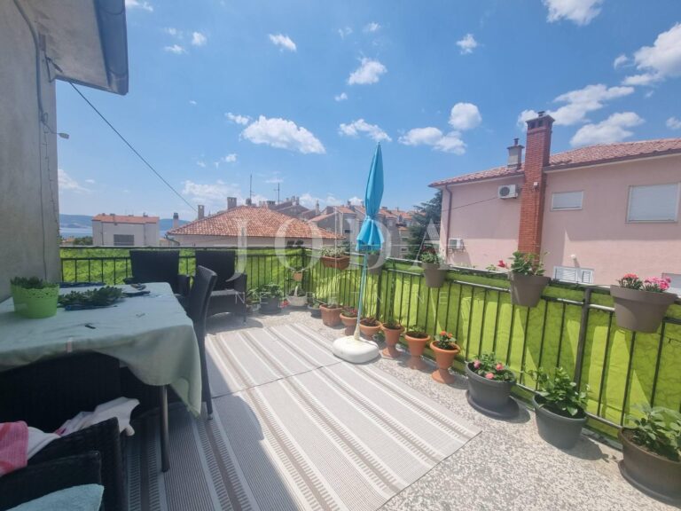 kuća u centru sa prostranom okućnicom | Adriatic Real