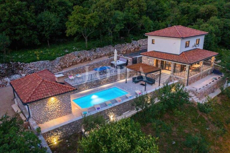 Kuća u zaleđu Novog Vinodolskog | Adriatic Real