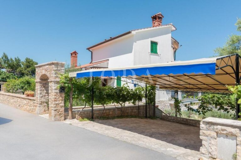 kuća sa bazenom i prekrasnim pogledom na more | Adriatic Real
