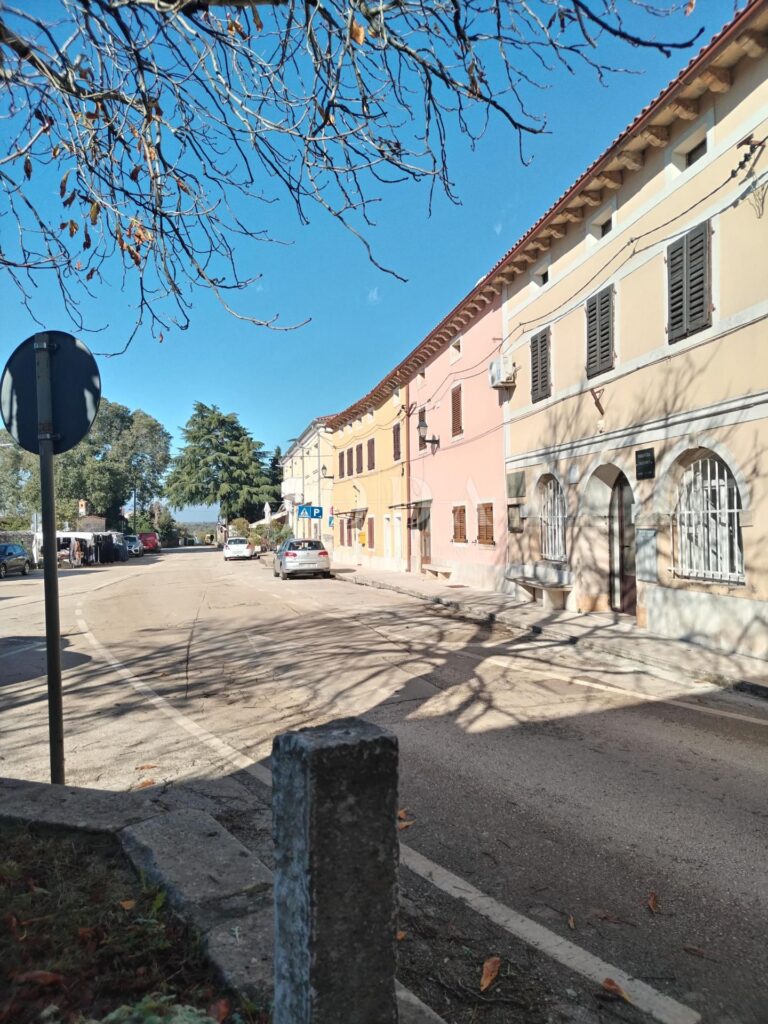 kuća sa dvorištem u centru mjesta | Adriatic Real