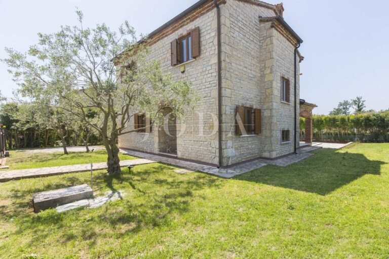 Svetvinčenat okolica | Adriatic Real