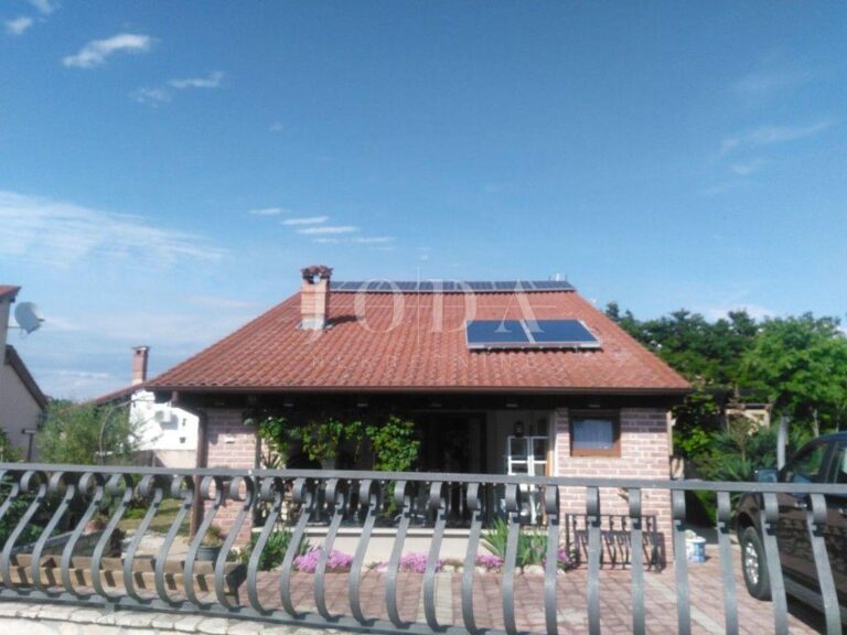 Obiteljska kuća u mirnom naselju | Adriatic Real
