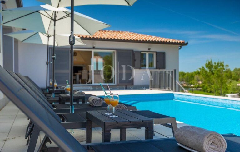 prekrasna Villa sa bazenom | Adriatic Real