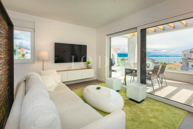 Čudovit penthouse s pogledom na morje - mesto Krk | Adriatic Real