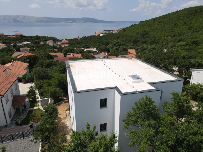 Stan u novogradnji s pogledom na more | Adriatic Real
