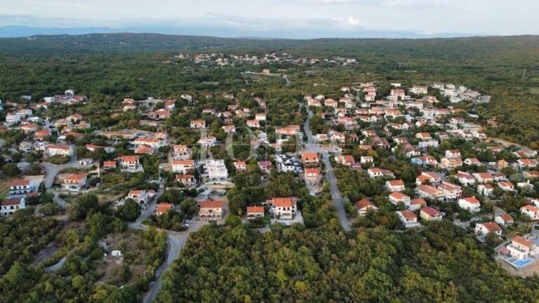 Pinezići - lijepo zemljište idealno za obiteljsku kuću | Adriatic Real