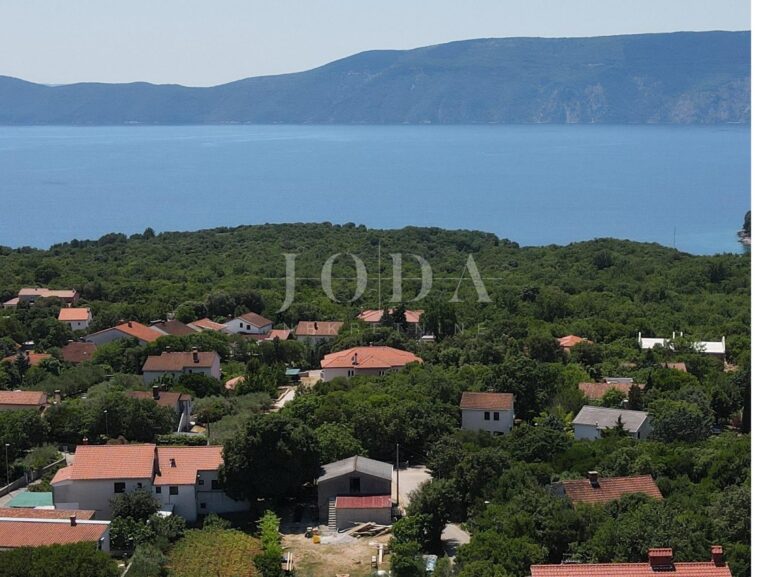 Pinezići - lijepo zemljište