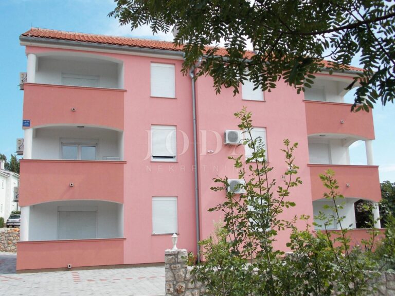 Apartmanska kuća sa šest opremljenih apartmana | Adriatic Real