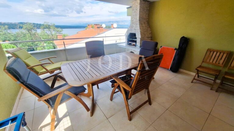 Otok Krk! Prostrani apartman 100 m do mora! | Adriatic Real
