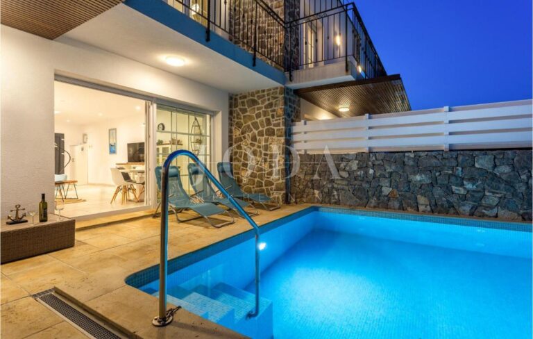 Villa s bazenom i pogledom na more - otok Krk | Adriatic Real