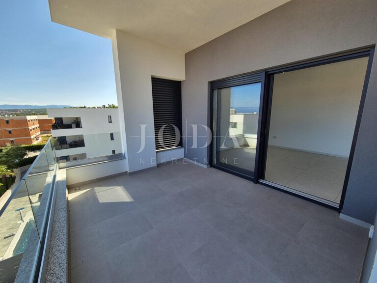prostrani apartman s okućnicom - novogradnja | Adriatic Real