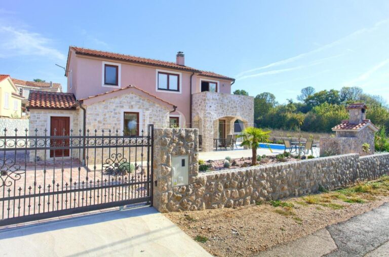 Prekrasna villa s bazenom