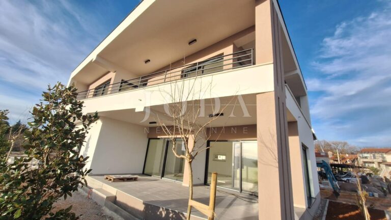 Otok Krk - villa s prekrasnim pogledom i bazenom | Adriatic Real