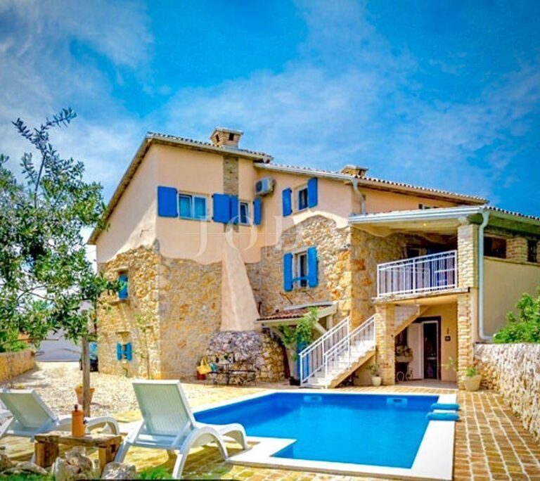 Renovirana kamena kuća s bazenom | Adriatic Real