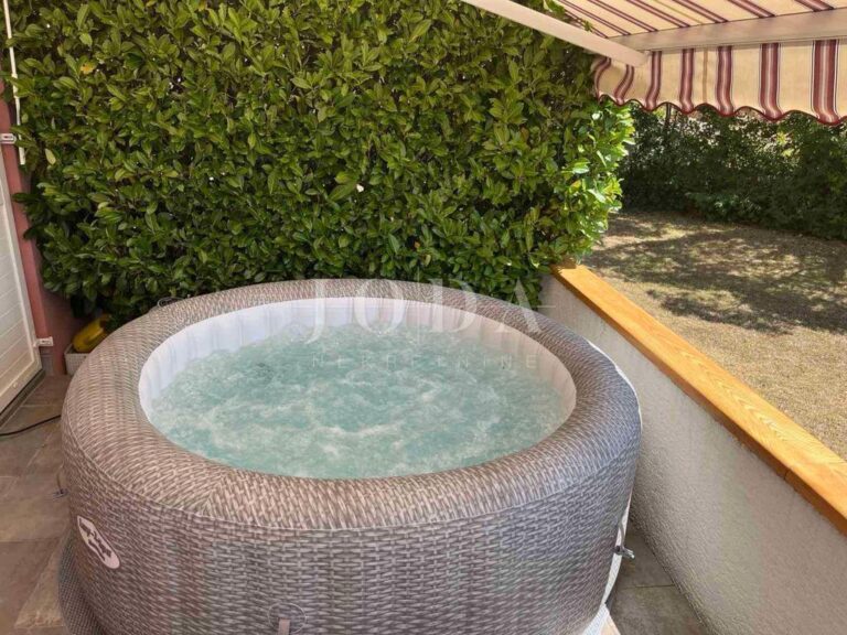 Lijep apartman s okućnicom