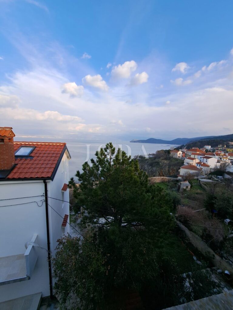 Dvojna kamena kuća za renovaciju