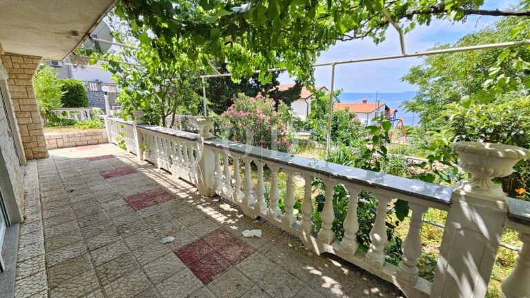 Novi Vinodolski stan na mirnoj lokaciji s pogledom na more | Adriatic Real