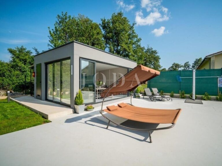 luksuzna Villa sa grijanim bazenom | Adriatic Real