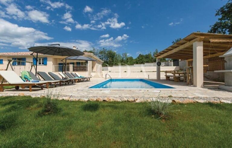 Villa sa bazenom i saunom | Adriatic Real