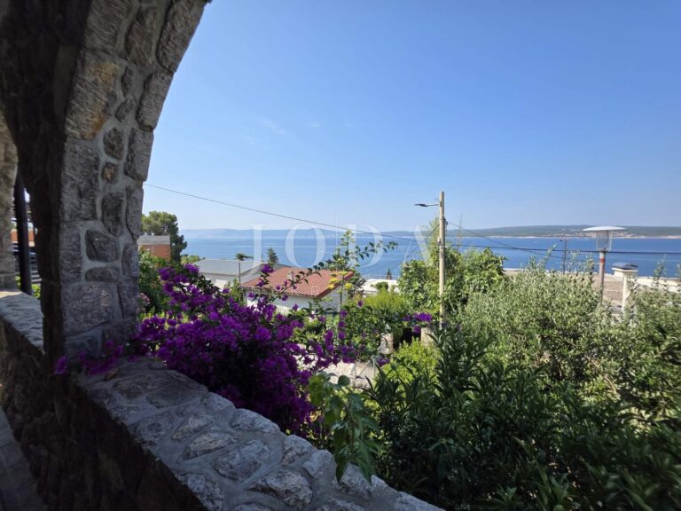 kuća sa četiri stana na vrhunskoj lokaciji | Adriatic Real