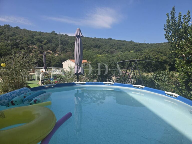 Kuća sa 3 stambene jedinice | Adriatic Real