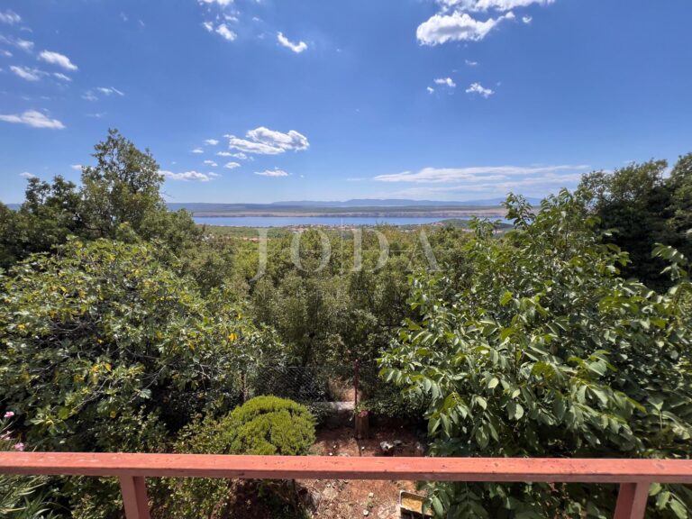 Kuća sa dva stana na mirnoj lokaciji | Adriatic Real