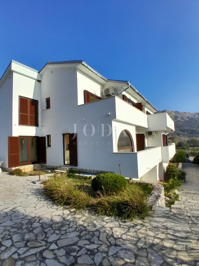 Apartman sa bazenom | Adriatic Real