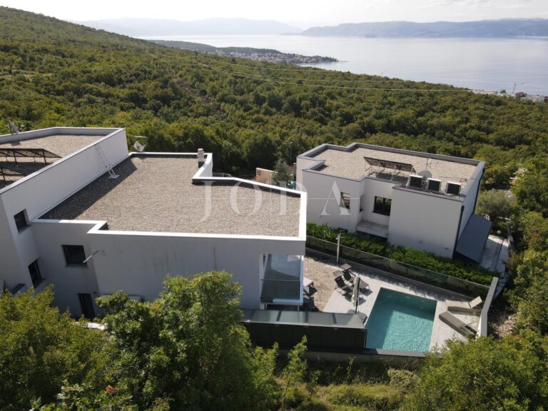 Moderna kuća sa bazenom