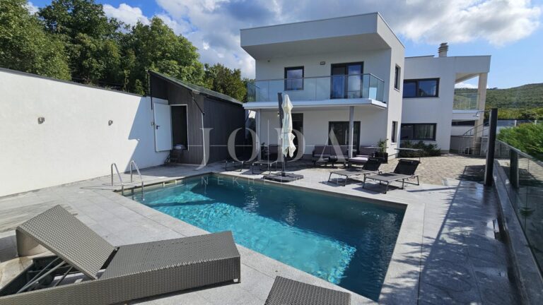 garažom i dva stana | Adriatic Real