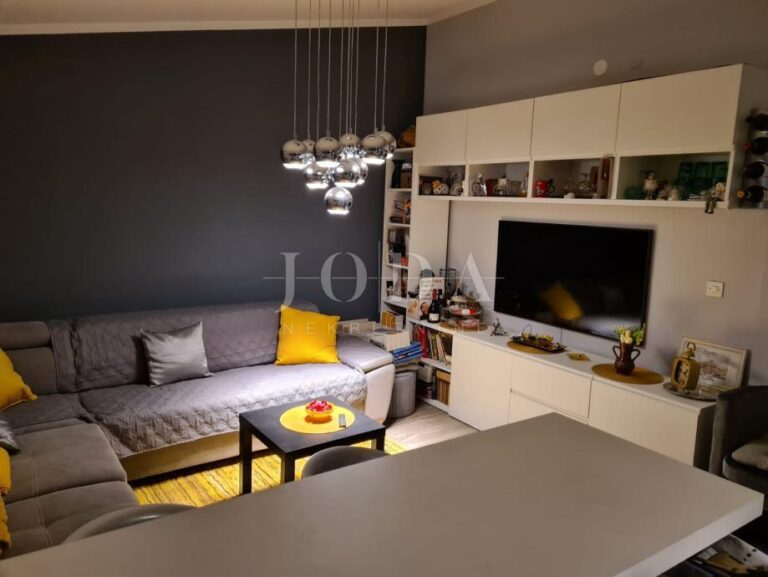 stan u centru grada | Adriatic Real