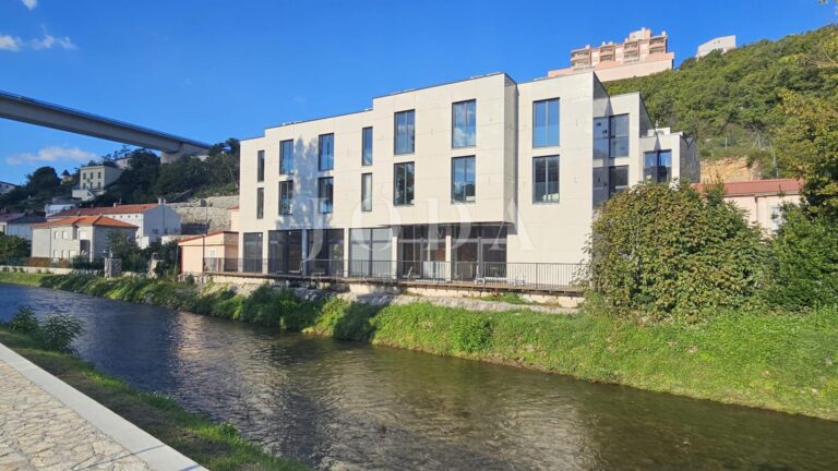 Luksuzni apartmani u centru Crikvenice – pametna tehnologija i sigurna investicija:        
