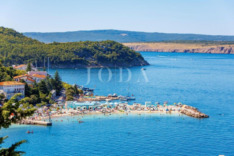 Jadranovo zemljište sa dozvolom za 4 apartmana | Adriatic Real