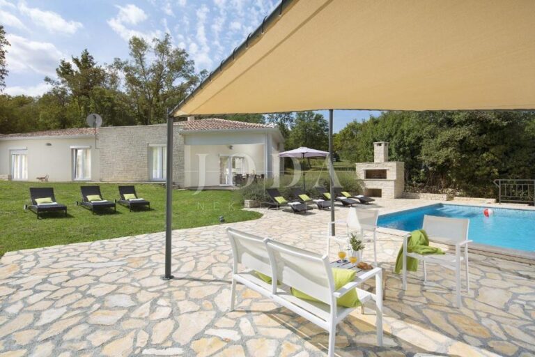 moderna Villa okružena prirodom | Adriatic Real