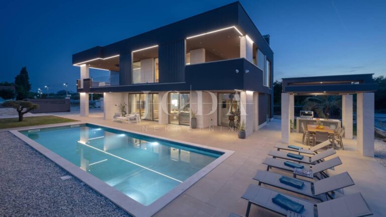 luksuzna Villa moderne arhitekture sa pogledom na more | Adriatic Real
