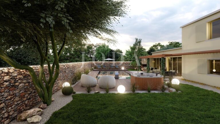 Prekrasna samostojeća vila