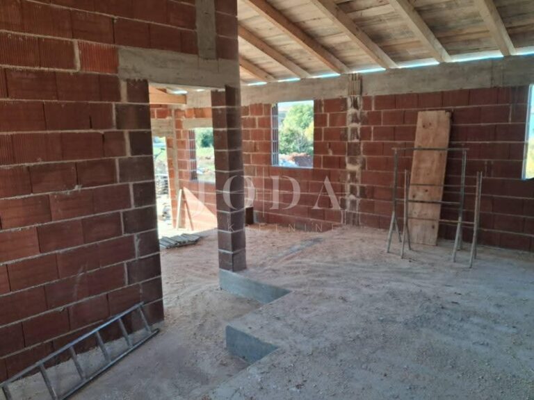 Svetvinčenat okolica | Adriatic Real