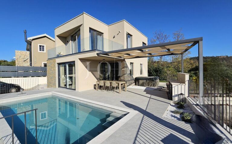 Luksuzna kuća sa bazenom