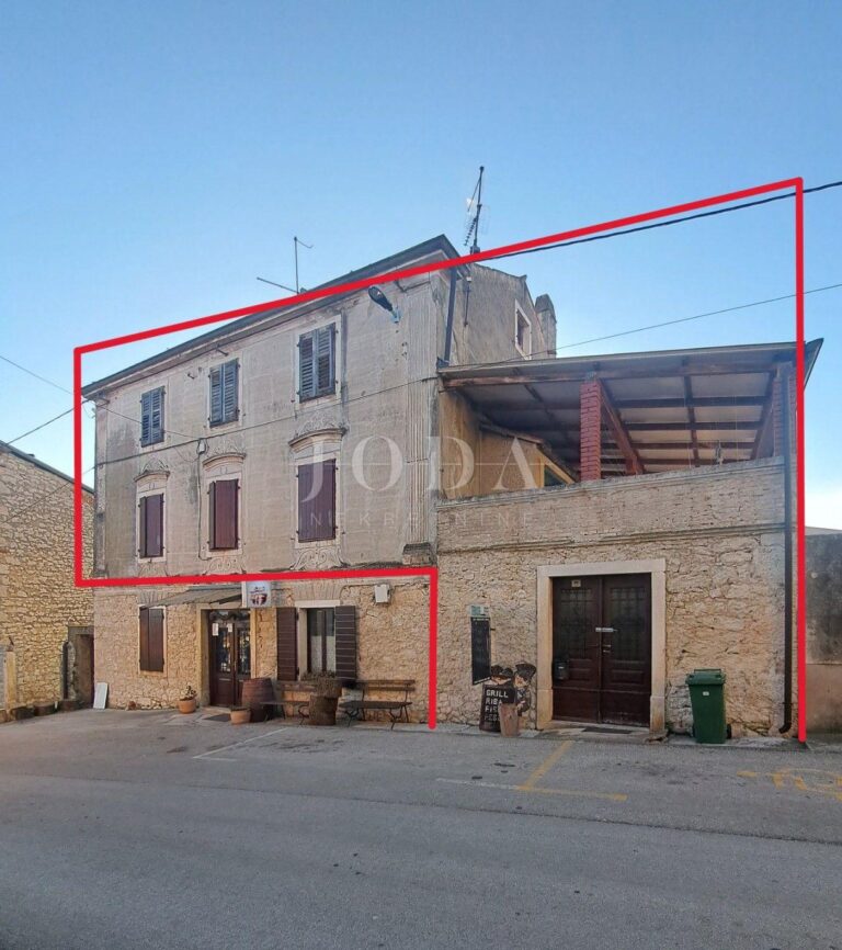 Dva stana i garsonjera