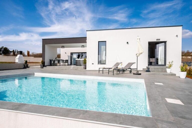 jacuzzijem i saunom | Adriatic Real