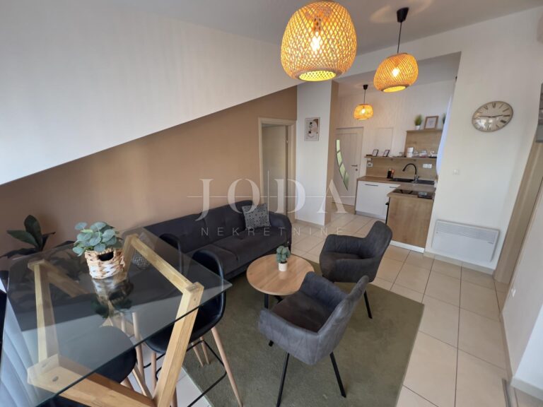 Uređeni apartman u centru Crikvenice