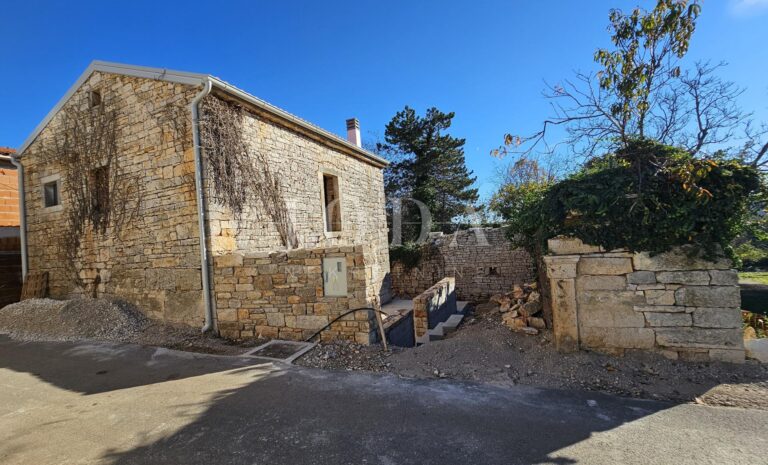 PRILIKA!!POPUST!!Kamena istarska kuća