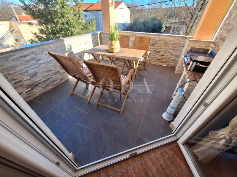 Malinska - dva stana s okućnicom i parkingom | Adriatic Real