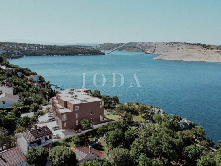 Ekskluzivna novogradnja 30m od mora:        