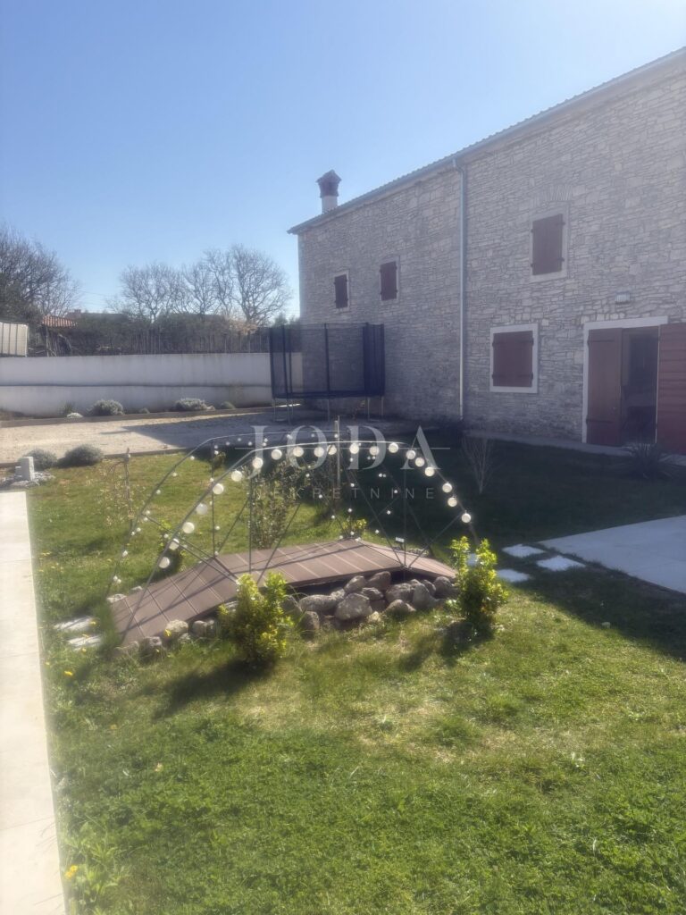 novouređena kamena kuća sa bazenom | Adriatic Real