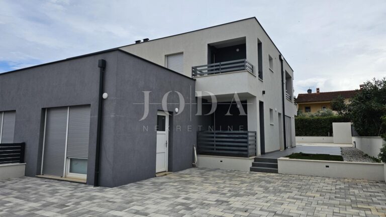 POPUST Novogradnja kuća sa bazenom