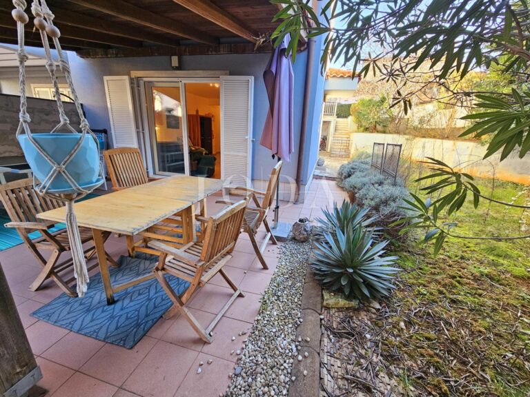 Apartman s okućnicom